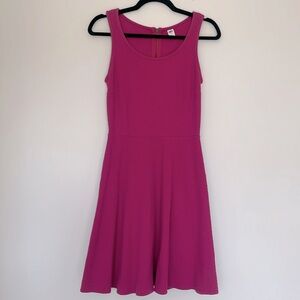 Old Navy Magenta Women's Skater Dress Size Small